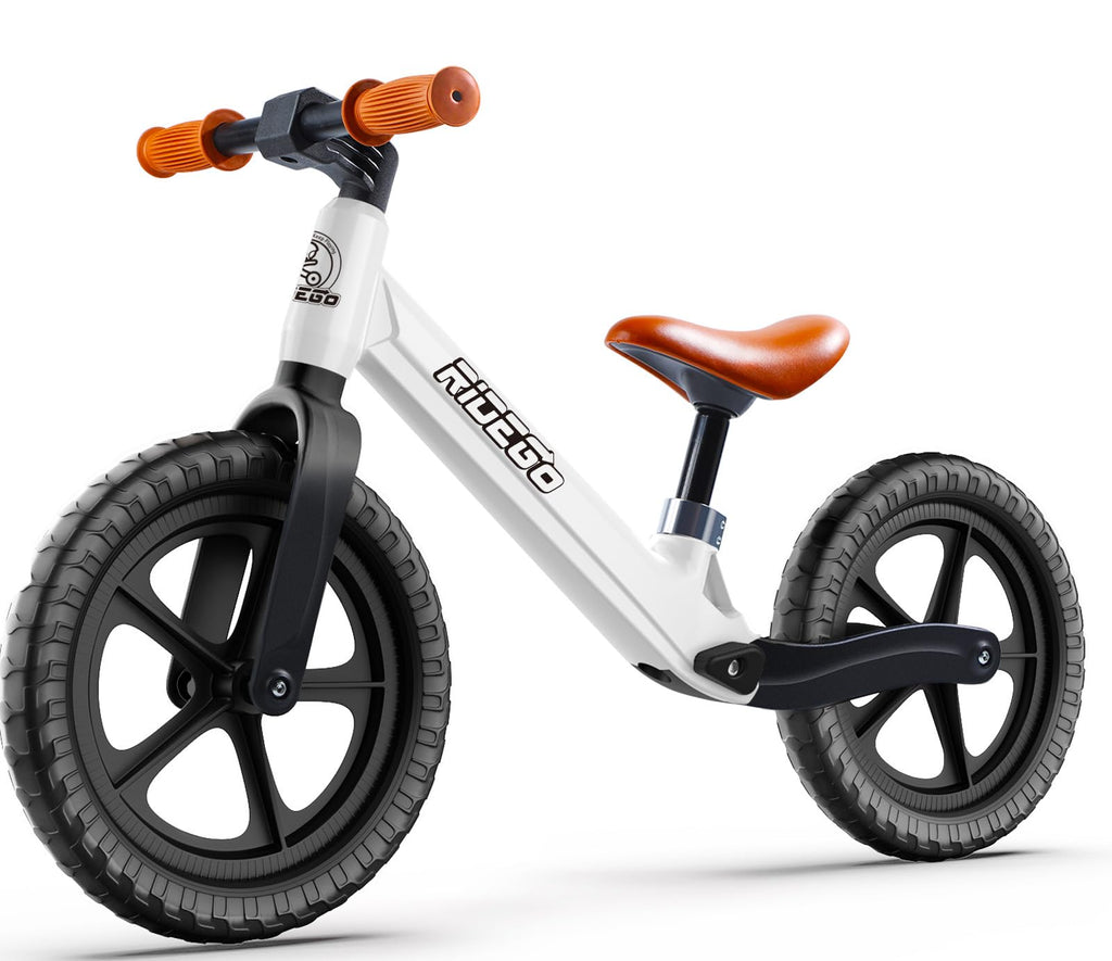 12 Inch Lightweight Kids Balance Bike with Adjustable Seat P5422