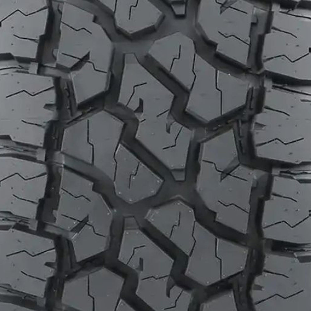 All Terrain 275/60R20 116T XL Light Truck Tire O179