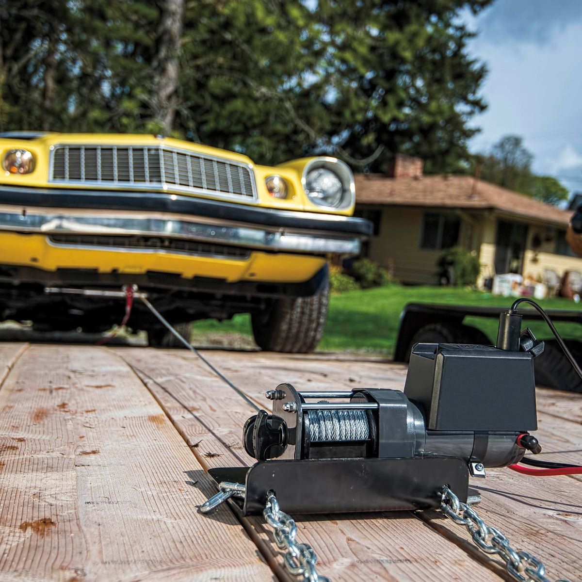 12V Electric Winch with 2000 lb Pulling Capacity S3732