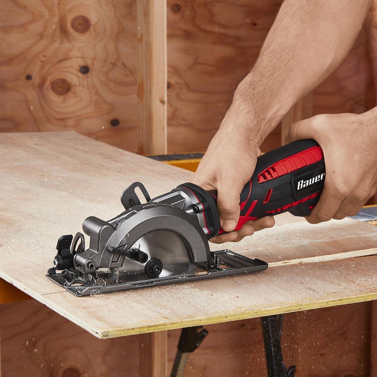 5.8 Amp 4-1/2 in. Compact Circular Saw W519