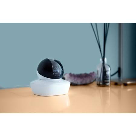 Wireless Security Camera with 2-Way Audio and Local and Cloud Storage G955